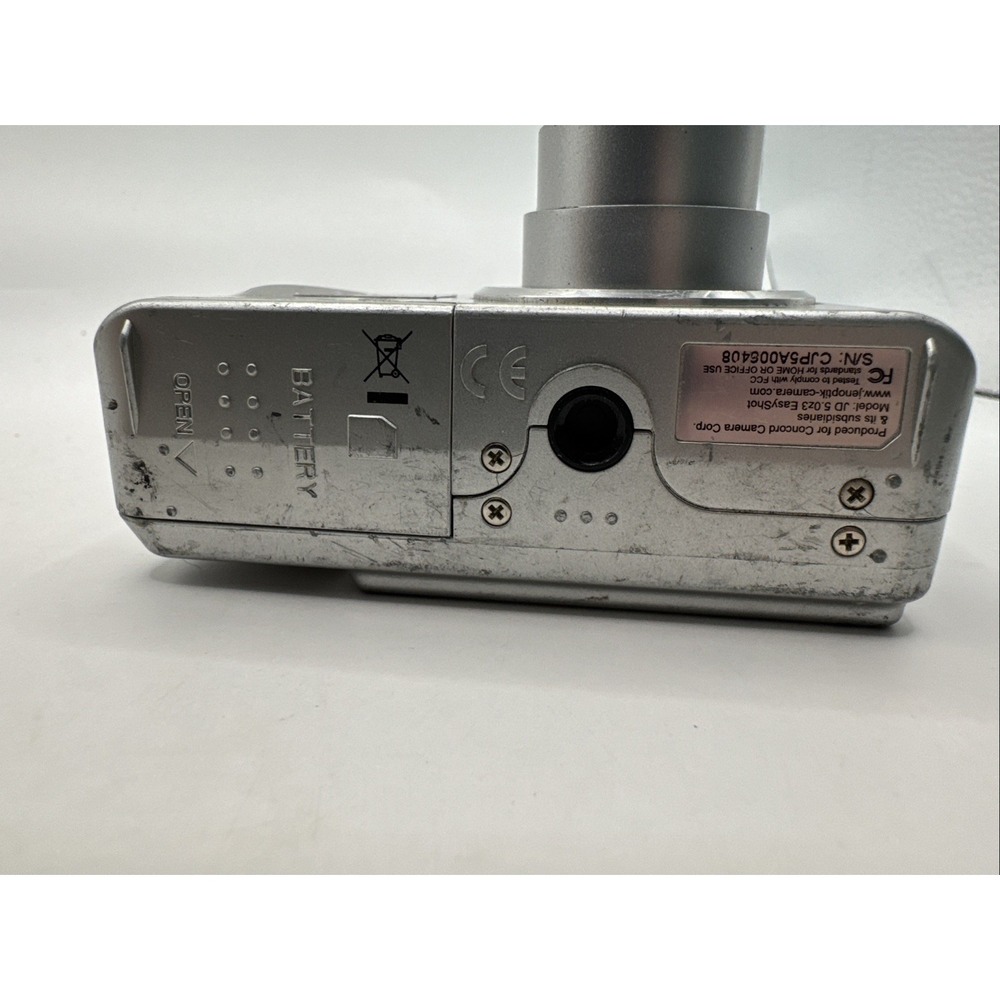 JENOPTIK EasyShot JD5.0z3 5.0MP Compact Digital Camera Silver parts, not working - Picture 6 of 7